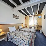 Hotel Bien-etre Aux Cypres De