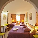 Bien-etre Aux Cypres De Hotel
