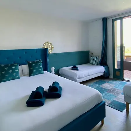 Hotel Bien-etre Aux Cypres De Marquay-calme Et Elegance-laissez-vous Porter Par Ambiance Chaleureuse Ou Chaque Instant Compte-decouvrez Un Havre De Paix Ou Nature Et Confort Se Marient Pour Vous Offrir Experience Unique- Reservez Des Aujourd' 3*