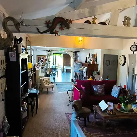 Hotel Bien-être Aux Cyprès De Marquay-calme Et élégance-laissez-vous Porter Par Ambiance Chaleureuse Où Chaque Instant Compte-découvrez Un Havre De Paix Où Nature Et Confort Se Marient Pour Vous Offrir Expérience Unique- Réservez Dès Aujourd' 3*