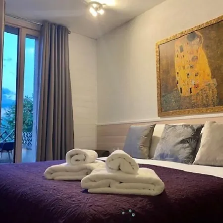 Bien-etre Aux Cypres De Marquay-calme Et Elegance-laissez-vous Porter Par Ambiance Chaleureuse Ou Chaque Instant Compte-decouvrez Un Havre De Paix Ou Nature Et Confort Se Marient Pour Vous Offrir Experience Unique- Reservez Des Aujourd' Szálloda