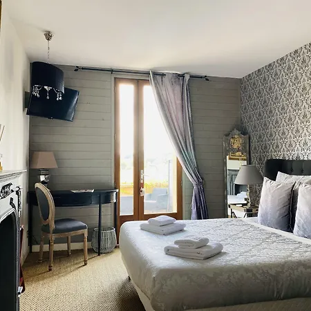 Bien-etre Aux Cypres De Marquay-calme Et Elegance-laissez-vous Porter Par Ambiance Chaleureuse Ou Chaque Instant Compte-decouvrez Un Havre De Paix Ou Nature Et Confort Se Marient Pour Vous Offrir Experience Unique- Reservez Des Aujourd' מלון