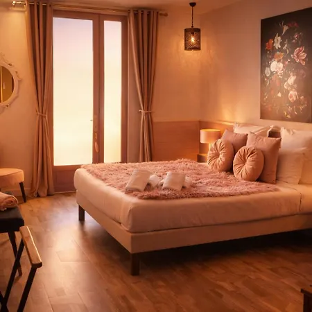 Hotel Hotel Bien-Etre Aux Cypres De Marquay-Calme Et Elegance-Laissez-Vous Porter Par Une Ambiance Chaleureuse Ou Chaque Instant Compte-Decouvrez Un Havre De Paix Ou Nature Et Confort Se Marient Pour Vous Offrir Une Experience Unique- Reservez Des Aujourd'