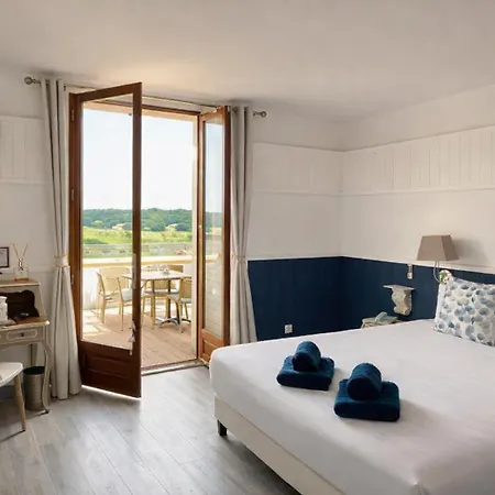 Bien-etre Aux Cypres De Marquay-calme Et Elegance-laissez-vous Porter Par Ambiance Chaleureuse Ou Chaque Instant Compte-decouvrez Un Havre De Paix Ou Nature Et Confort Se Marient Pour Vous Offrir Experience Unique- Reservez Des Aujourd' מלון 3*
