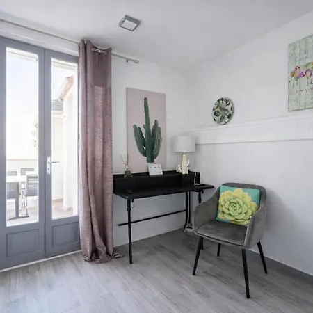 Hotel Bien-Etre Aux Cypres De Marquay-Calme Et Elegance-Laissez-Vous Porter Par Une Ambiance Chaleureuse Ou Chaque Instant Compte-Decouvrez Un Havre De Paix Ou Nature Et Confort Se Marient Pour Vous Offrir Une Experience Unique- Reservez Des Aujourd' 3* Marquay