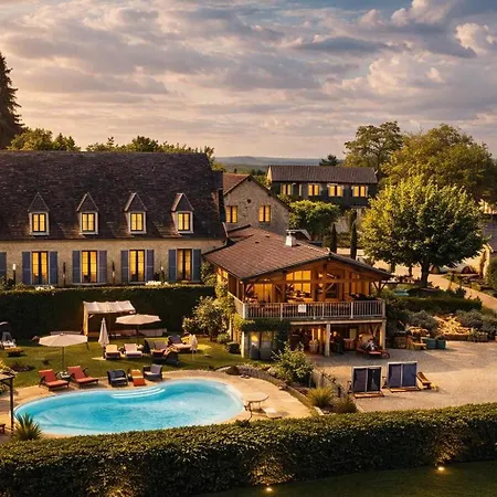 Bien-etre Aux Cypres De Marquay-calme Et Elegance-laissez-vous Porter Par Ambiance Chaleureuse Ou Chaque Instant Compte-decouvrez Un Havre De Paix Ou Nature Et Confort Se Marient Pour Vous Offrir Experience Unique- Reservez Des Aujourd'