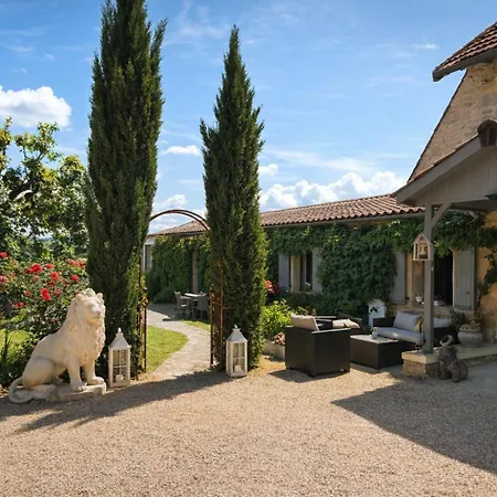 Hotel Hotel Bien-Etre Aux Cypres De Marquay-Calme Et Elegance-Laissez-Vous Porter Par Une Ambiance Chaleureuse Ou Chaque Instant Compte-Decouvrez Un Havre De Paix Ou Nature Et Confort Se Marient Pour Vous Offrir Une Experience Unique- Reservez Des Aujourd'