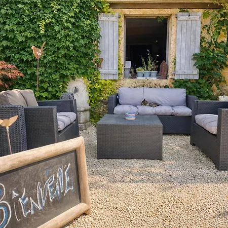 Hotel Bien-etre Aux Cypres De Marquay-calme Et Elegance-laissez-vous Porter Par Ambiance Chaleureuse Ou Chaque Instant Compte-decouvrez Un Havre De Paix Ou Nature Et Confort Se Marient Pour Vous Offrir Experience Unique- Reservez Des Aujourd' Marquay