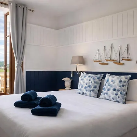 Hotel Bien-Etre Aux Cypres De Marquay-Calme Et Elegance-Laissez-Vous Porter Par Une Ambiance Chaleureuse Ou Chaque Instant Compte-Decouvrez Un Havre De Paix Ou Nature Et Confort Se Marient Pour Vous Offrir Une Experience Unique- Reservez Des Aujourd' Hotel