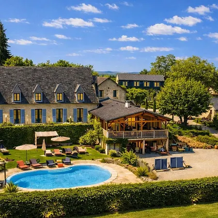 Bien-etre Aux Cypres De Marquay-calme Et Elegance-laissez-vous Porter Par Ambiance Chaleureuse Ou Chaque Instant Compte-decouvrez Un Havre De Paix Ou Nature Et Confort Se Marient Pour Vous Offrir Experience Unique- Reservez Des Aujourd' Marquay