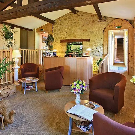 Bien-etre Aux Cypres De Marquay-calme Et Elegance-laissez-vous Porter Par Ambiance Chaleureuse Ou Chaque Instant Compte-decouvrez Un Havre De Paix Ou Nature Et Confort Se Marient Pour Vous Offrir Experience Unique- Reservez Des Aujourd'