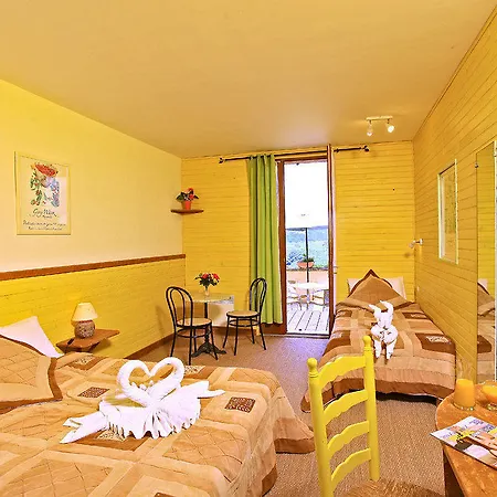 Hotel Bien-Etre Aux Cypres De Marquay 3*