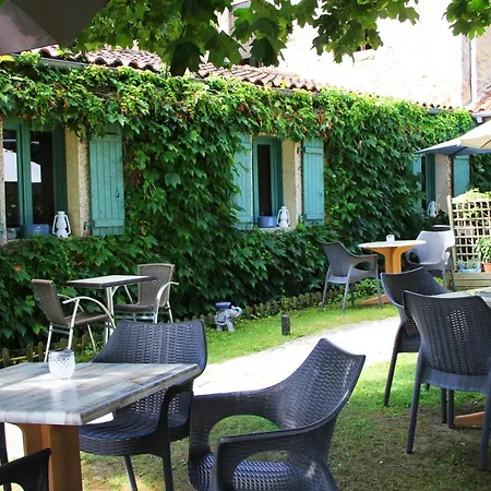Hotel Bien-Etre Aux Cypres De Marquay 3*
